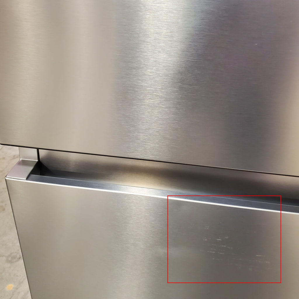 Hisense PureFlat 25.6-cu ft 4-Door Smart French Door ENERGY STAR Refrigerator in Stainless Steel with Ice Maker, Water and Ice Dispenser 24SD52 - HRM260N6TSE - Scratch & Dent (Moderate)