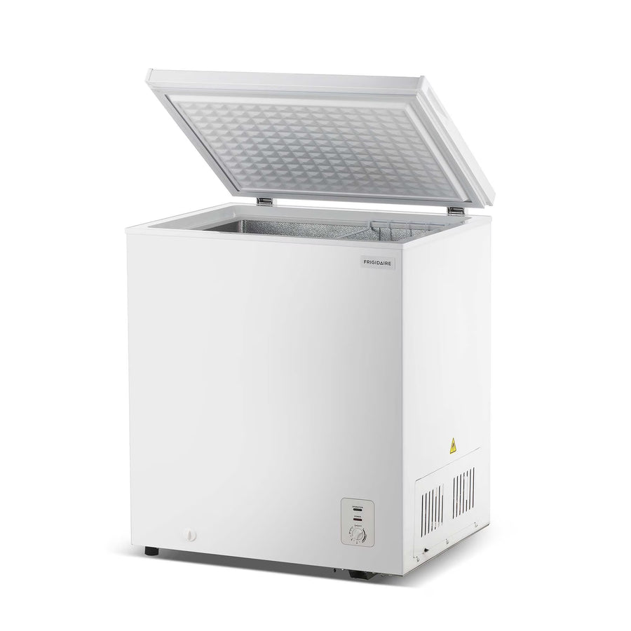 Frigidaire 5-cu ft Garage Ready Chest Freezer - SA625 - EFRF5003 - Scratch & Dent (Minor)