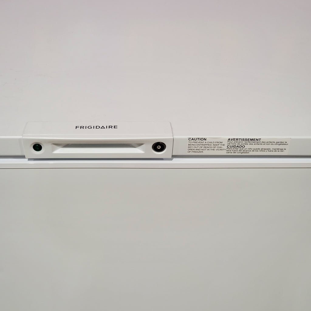Pictures of Frigidaire 15 Cu. Ft. Garage Ready Chest Freezer 25SD037 - FFCL1542AW - Scratch & Dent (Minor) - Neu Appliance Outlet - Discount Appliance Outlet in Austin, Tx