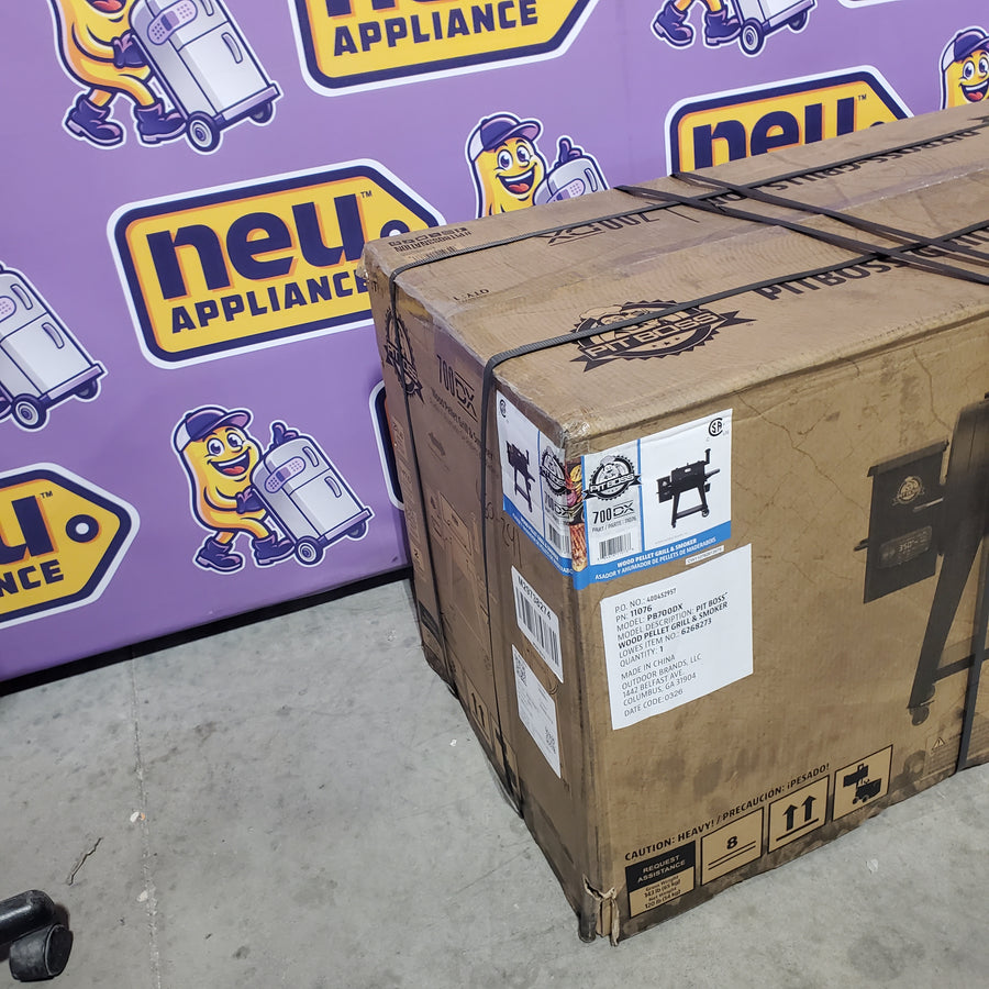 Pit Boss 700 DX Series 740-Sq. in Black Pellet Grill PB700DX - Open Box