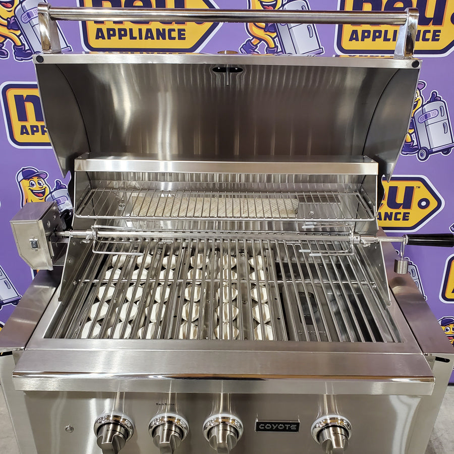 Coyote 30 Inch Freestanding Grill with 2 Infinity Burners™, RapidSear™ Infrared Burner, 700 sq. in. Cooking Surface, Rotisserie and Smoker Box C2SL30NG-FS - Scratch & Dent (Minor)