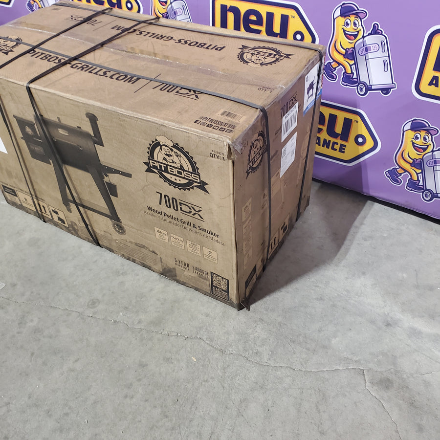 Pit Boss 700 DX Series 740-Sq. in Black Pellet Grill PB700DX - Open Box