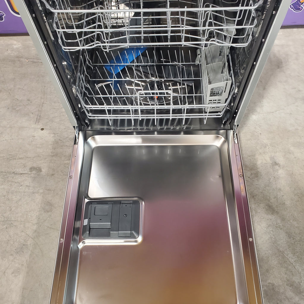 Frigidaire Stainless Steel Tub Dishwasher with Third Rack 20131SD182 - FDSH4501AS - Scratch & Dent (Minor)