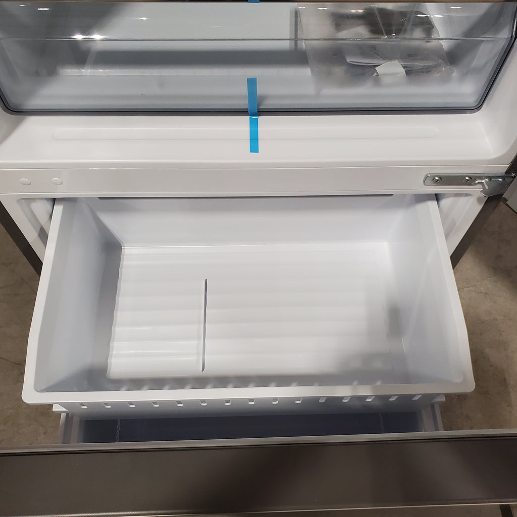 Pictures of Hisense Counter Depth Bottom Freezer 17.2 Cu. Ft. Refrigerator with LED Lighting and Super Cool and Super Freeze in Fingerprint Stainless Steel 24SD051 - HRB171N6ASE - Scratch and Dent (Minor) - Neu Appliance Outlet - Discount Appliance Outlet in Austin, Tx