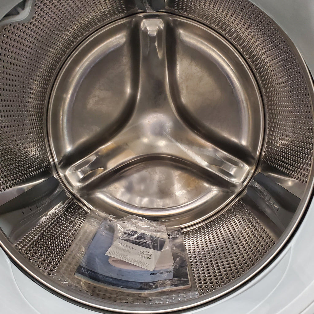 Pictures of Electrolux Titanium 600 Series Front Load 4.5 Cu. Ft. Washer with Smartboost ELFW7637AT and Optic Whites Cycle and Electrolux Titanium 600 Series 8.0 Cu. Ft. Dryer with Balanced Dry and Instant Refresh Cycle ELFE7637AT - Open Box - Neu Appliance Outlet - Discount Appliance Outlet in Austin, Tx