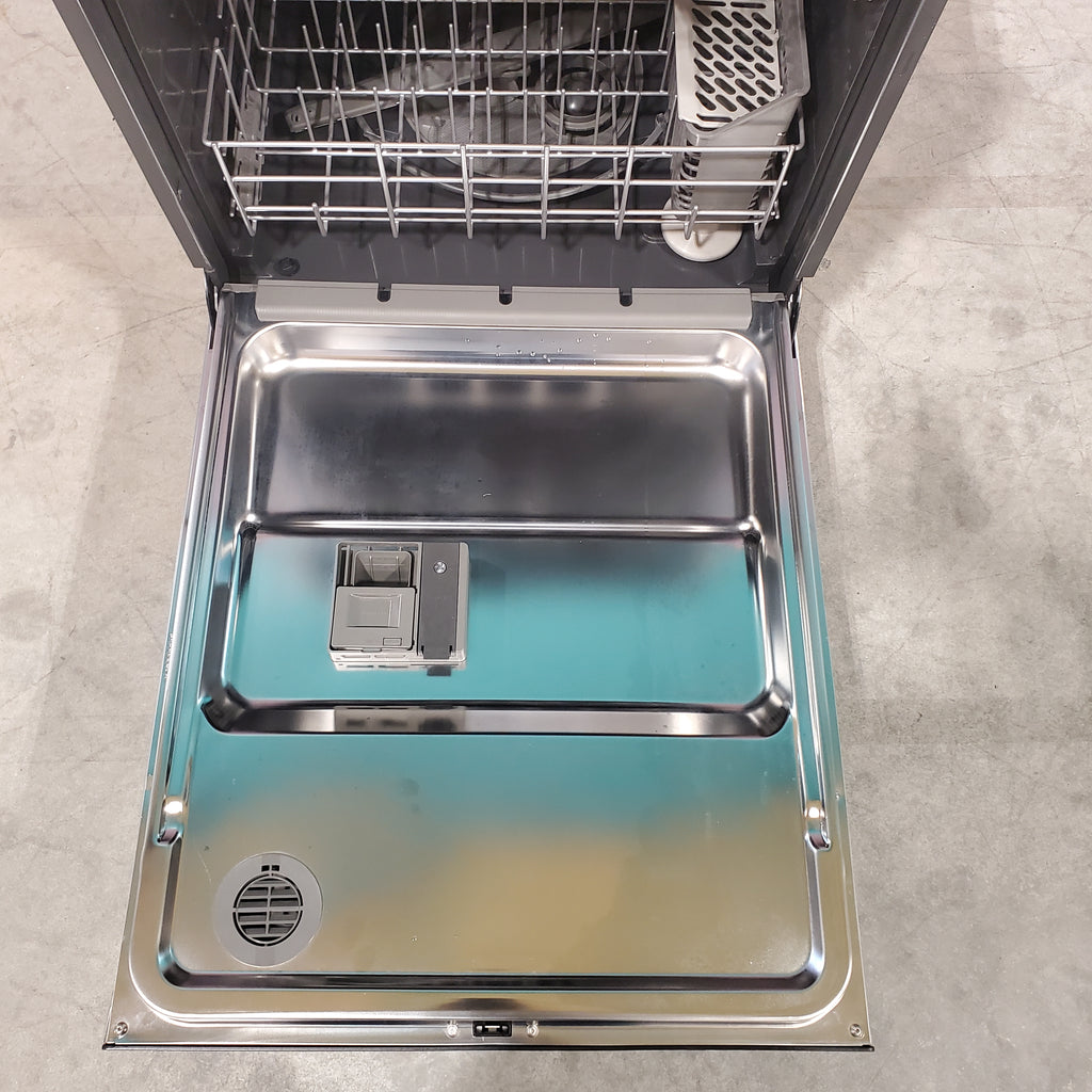 Pictures of Whirlpool Fingerprint Resistant Quiet Dishwasher with Boost Cycle - Scratch and Dent (Minor) - Neu Appliance Outlet - Discount Appliance Outlet in Austin, Tx