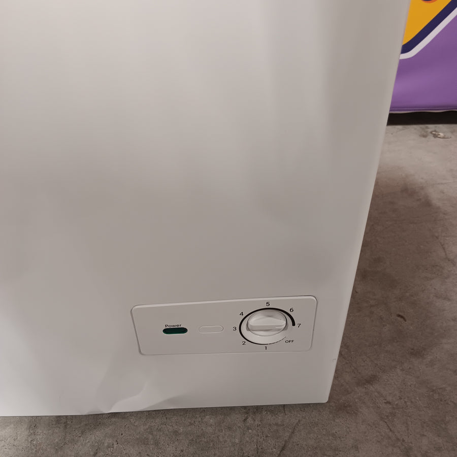 Visanni 4.9 cu. ft. Manual Defrost Chest Freezer with LED Light Type in White Garage Ready DCM5QRWW - Scratch & Dent (Moderate)