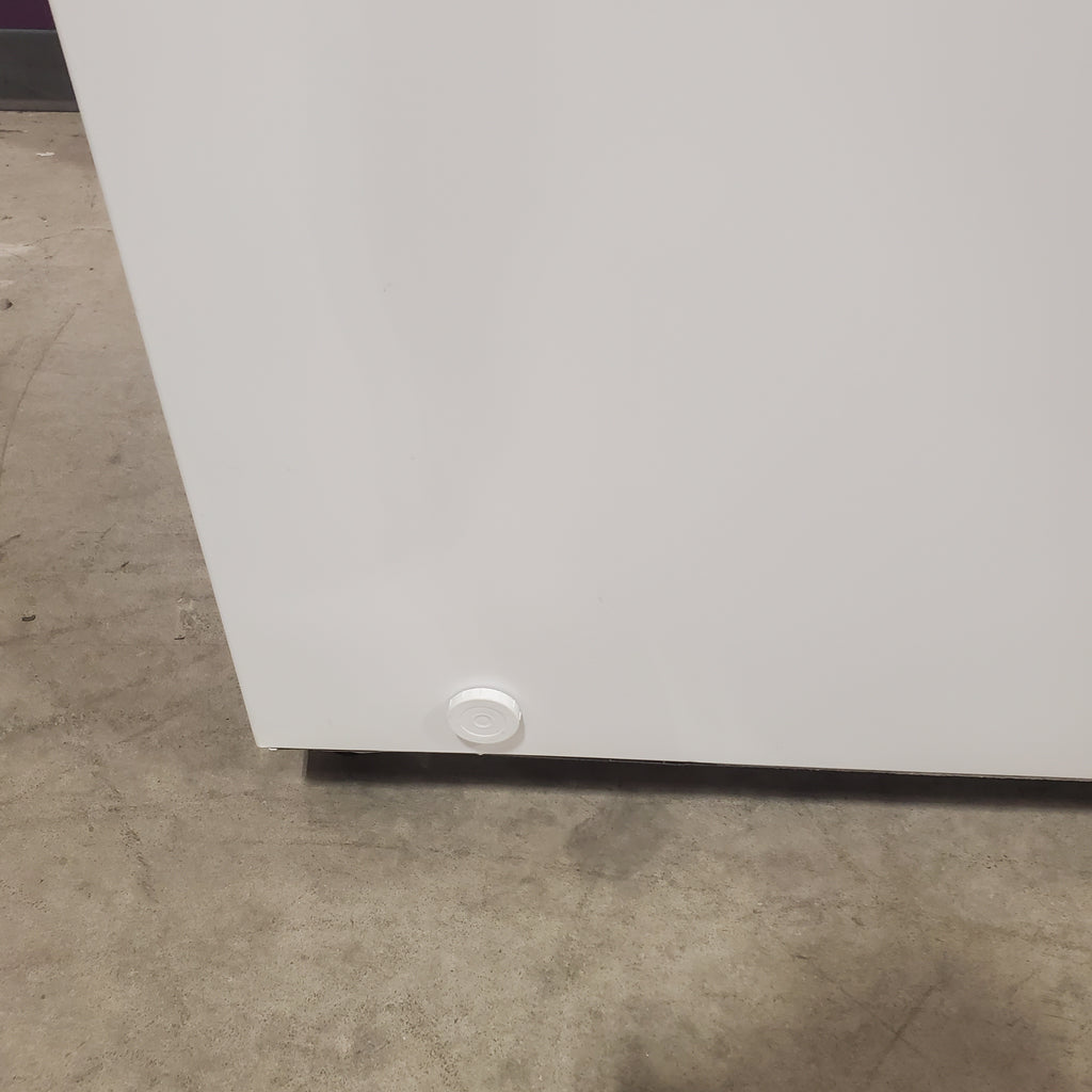 Pictures of Frigidaire 25 Cu. Ft. Garage Ready Chest Freezer with LED Light and Adjustable Temperature Control 3SD824 - FFCL2542AW - Scratch & Dent (Major) - Neu Appliance Outlet - Discount Appliance Outlet in Austin, Tx