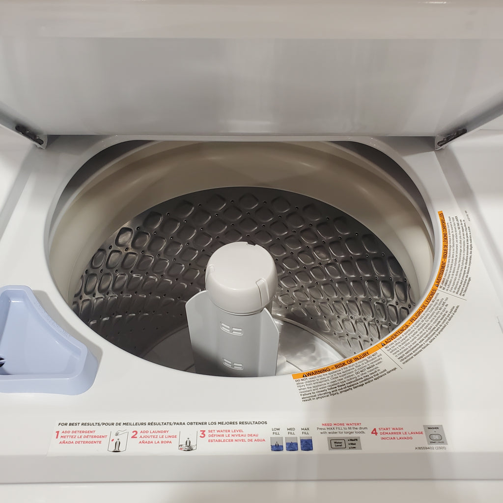 Frigidaire Electric Washer/Dryer Laundry Center - 3.9 Cu. Ft Washer and 5.5 Cu. Ft. Dryer FLCE7522AW - Scratch & Dent (Minor)