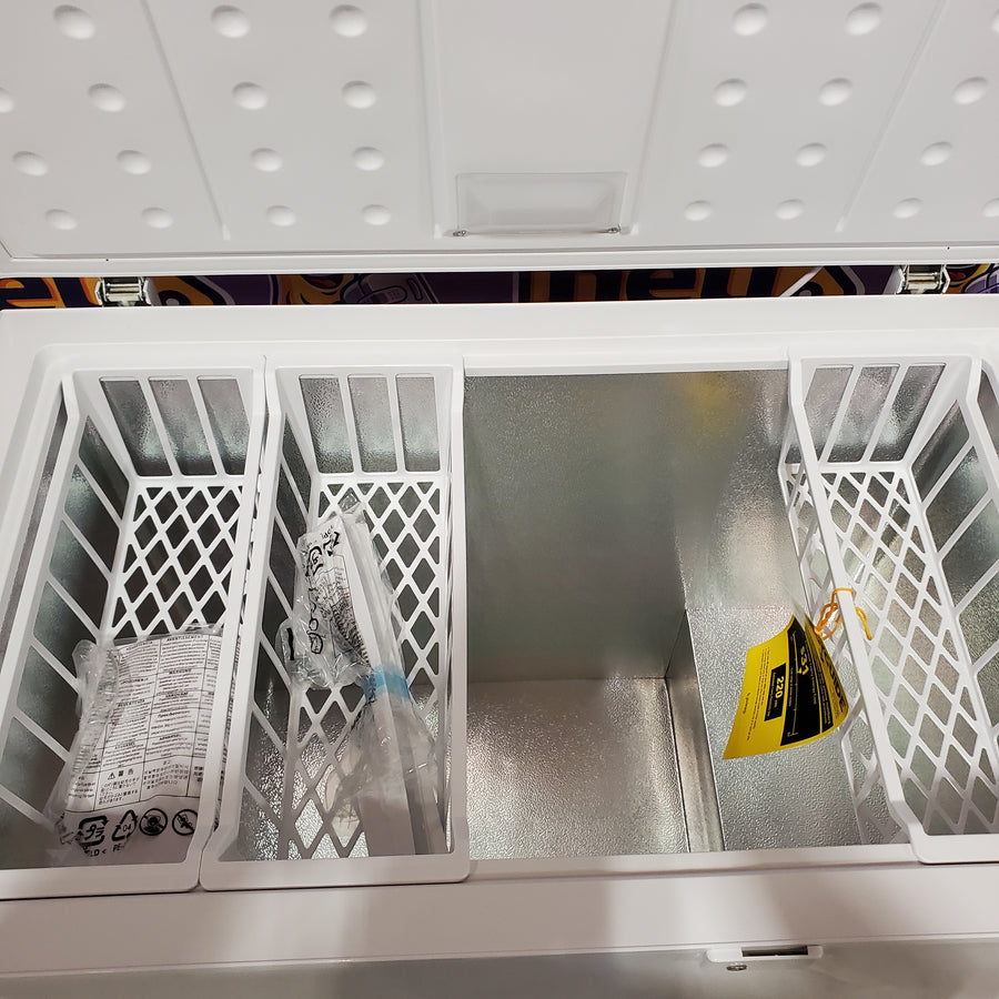 Vissani 8.8 cu. ft. Manual Defrost Convertible Garage Ready Chest Freezer in White, Powered by Hubspace MDCF9WH - Scratch & Dent (Moderate)
