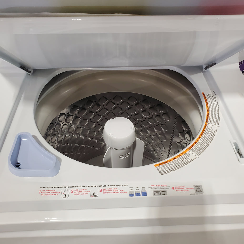 Frigidaire Gas Washer/Dryer Laundry Center - 3.9 Cu. Ft Washer and 5.5 Cu. Ft. Dryer FLCG7522AW - Scratch & Dent (Minor)