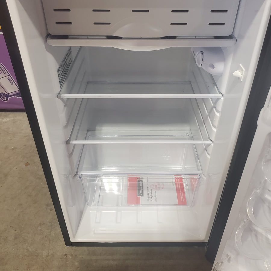 Magic Chef 4.4-cu ft Mini Fridge with Freezer ENERGY STAR in Black HMR440BE - Scratch & Dent (Moderate)