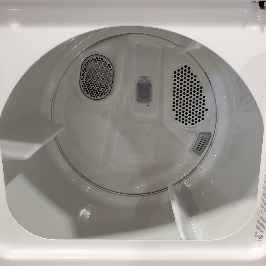 Maytag Top Load 4.8 cu ft Washer with Deep Fill and Slow-Close Glass Lid MVW6200KW - Scratch & Dent (Moderate) and Maytag 7.0 cu. ft Top Load Gas Dryer with Moisture Sensing 16199 - MGD6200KW - Scratch and Dent (Moderate)
