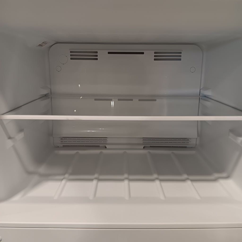 Vissani 14.2 cu. ft. Top Freezer Refrigerator in White, Garage Ready 251311SD936 - MDTF14WH5 - Scratch & Dent (Minor)
