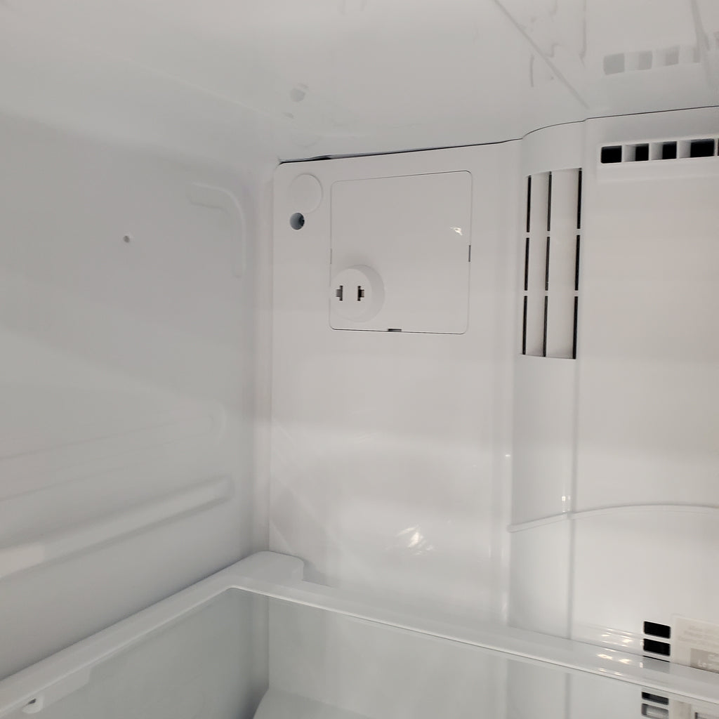 Pictures of LG 20 cu. ft. 30 Inch Wide Top Freezer Refrigerator in Stainless Steel 21SD008 - LTCS20020S - Scratch & Dent (Minor) - Neu Appliance Outlet - Discount Appliance Outlet in Austin, Tx