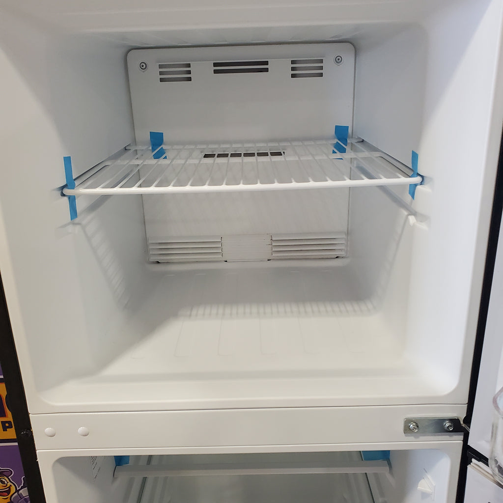 Pictures of Vissani Black Top Freezer 10.1 Cu. Ft. Refrigerator with No Frost Design MDTF10BKES4 - Scratch and Dent (Minor) - Neu Appliance Outlet - Discount Appliance Outlet in Austin, Tx