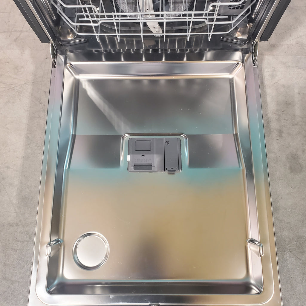 Pictures of GE® Fingerprint Resistant Black Slate ENERGY STAR® Top Control with Stainless Steel Interior Dishwasher with Sanitize Cycle GDT670SFVDS - Scratch & Dent Moderate - Neu Appliance Outlet - Discount Appliance Outlet in Austin, Tx