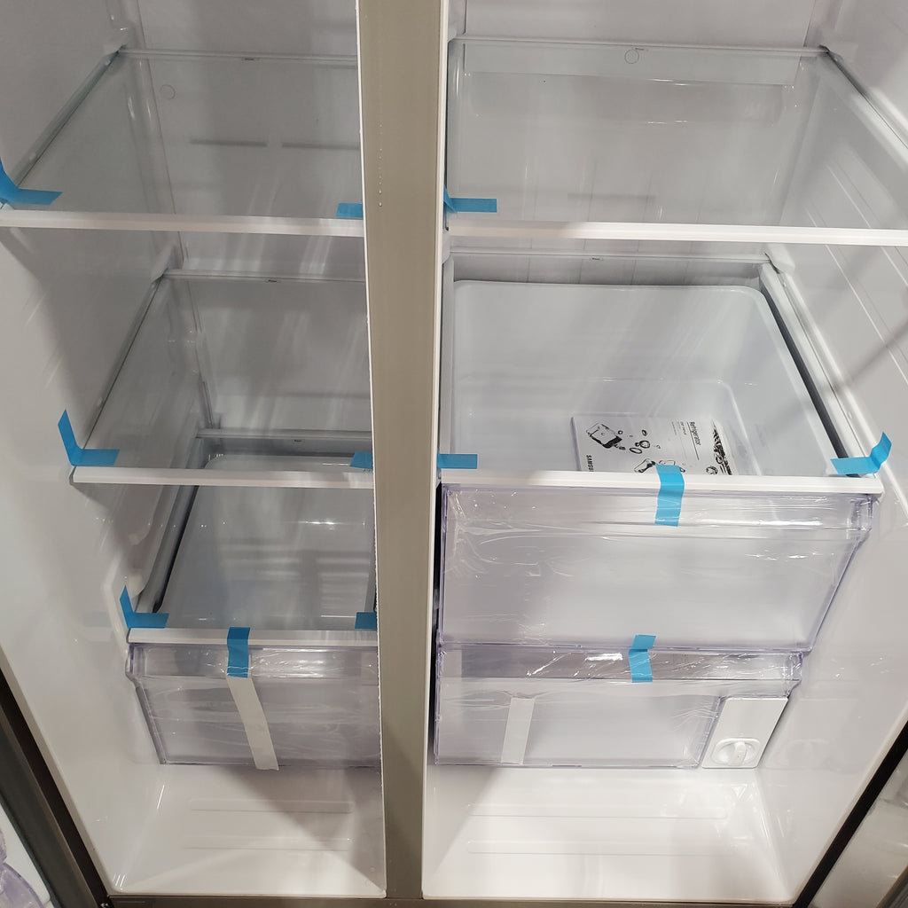 Samsung 27.4-cu ft Side-by-Side Refrigerator with Ice Maker in Fingerprint Resistant Stainless Steel 5SD266 - RS27T5200SR - Scratch & Dent (Minor)