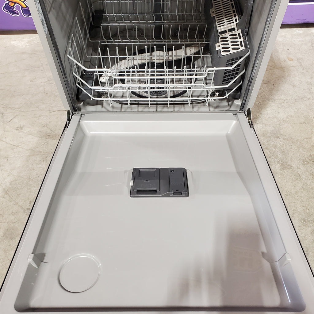 Pictures of GE Top Control Built-In Plastic Tub Dishwasher with Sanitize Cycle and 52 dBA in Stainless Steel 25137SD719 - GDT550PYRFS - Scratch & Dent (Major) - Neu Appliance Outlet - Discount Appliance Outlet in Austin, Tx