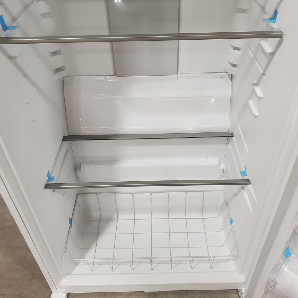 Pictures of Frigidaire 20 Cu. Ft. ENERGY STAR Garage Ready White Upright Freezer with EvenTemp™ Cooling System 20SD109 - FFUE2024AW - Scratch & Dent (Minor) - Neu Appliance Outlet - Discount Appliance Outlet in Austin, Tx