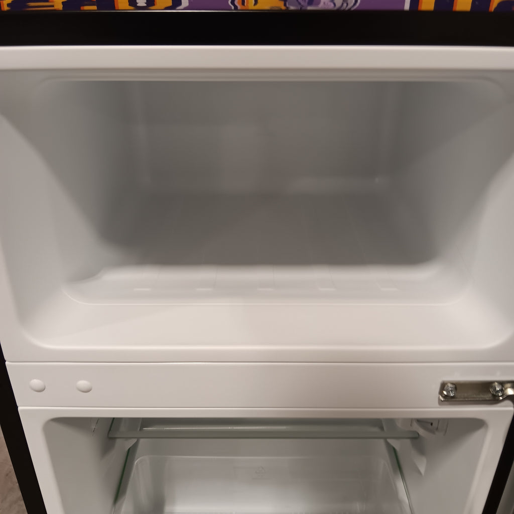 Vissani 3.2 cu. ft. Mini Refrigerator in Stainless Look with 2-Doors, Glass Shelves, and Energy Efficiency SA606 - MDCM31SS5 - Scratch & Dent (Minor)