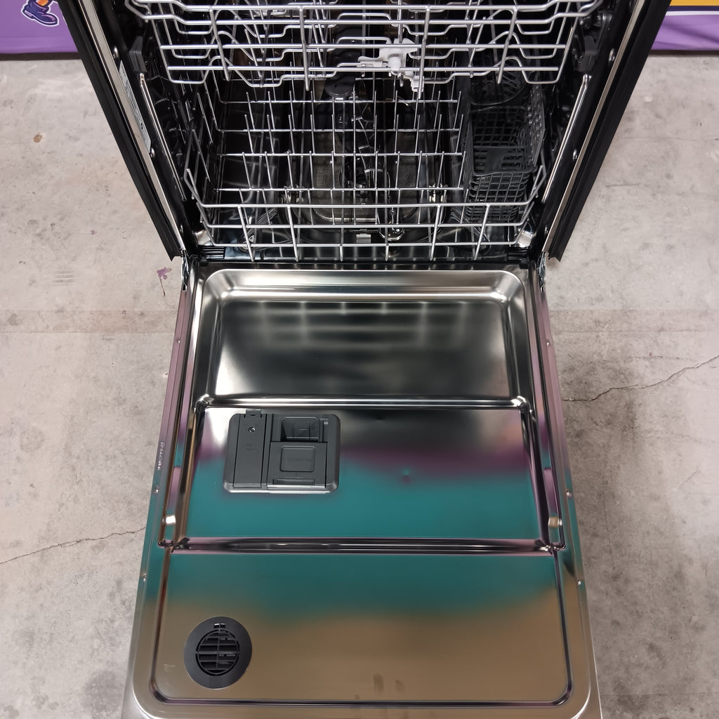 Pictures of Whirlpool 24 In. Dishwasher with Ai Intelligent Wash and Sensor Cycle in Fingerprint Stainless Steel WDTA50SAKZ - Scratch and Dent (Moderate) - Neu Appliance Outlet - Discount Appliance Outlet in Austin, Tx