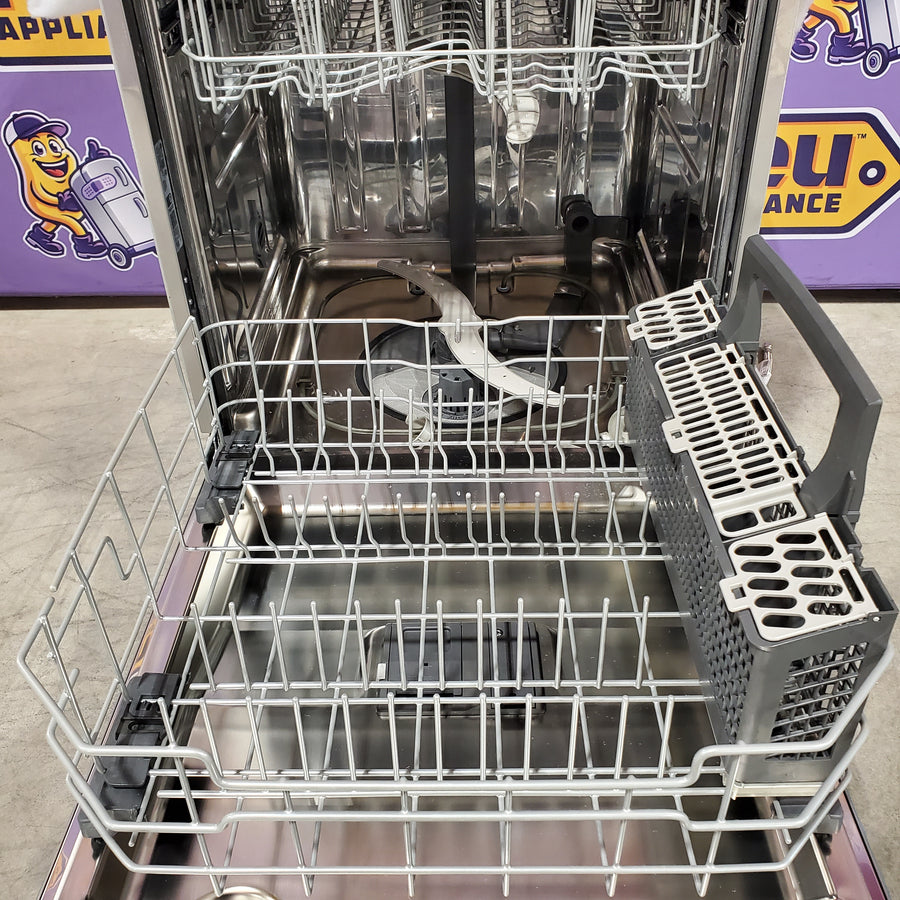 GE® Fingerprint Resistant Stainless Steel ENERGY STAR® Top Control with Stainless Steel Interior Dishwasher with Sanitize Cycle 31134SD281 - GDT670SYVFS  - Scratch & Dent (Major)