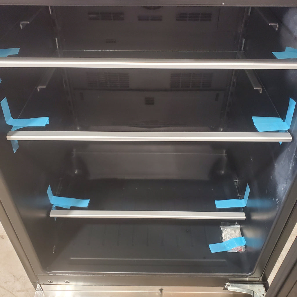 Pictures of Thermador Stainless Steel Under Counter 24 Inch Beverage Refrigerator with Glass Door and Adjustable LED Lighting T24UR915RS - Scratch and Dent (Moderate) - Neu Appliance Outlet - Discount Appliance Outlet in Austin, Tx