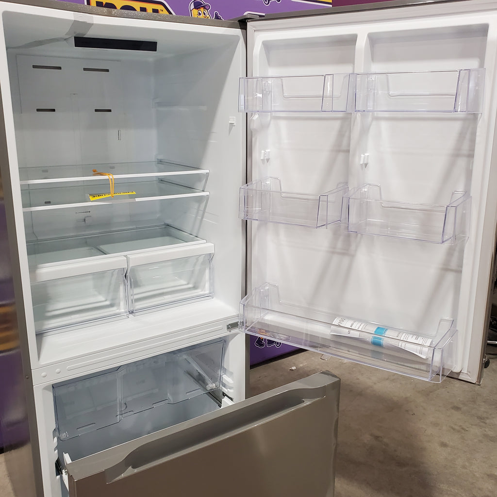 Pictures of Vissani 18.7 cu. ft. Bottom Freezer Refrigerator in Stainless Steel 251312SD992 - MDBF18SS - Scratch & Dent (Moderate) - Neu Appliance Outlet - Discount Appliance Outlet in Austin, Tx