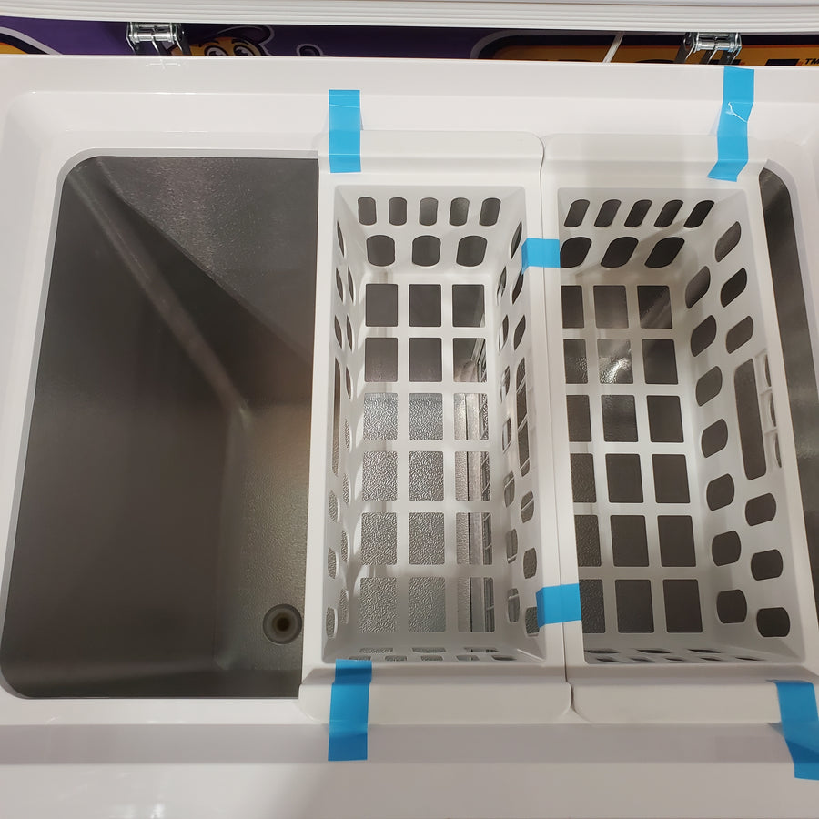 Magic Chef 5.0. cu. ft. Chest Freezer with Interior LED Light and Defrost Water Drain HMCF5W4 - Scratch & Dent (Minor)