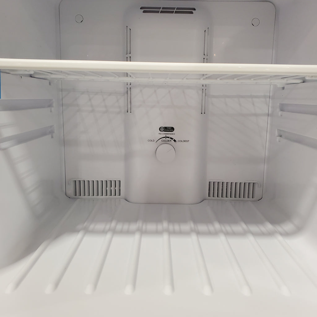 Pictures of Magic Chef 10.1 cu. ft. Top Freezer Refrigerator in White 25SA267 - HMDR1000WE - Scratch & Dent (Moderate) - Neu Appliance Outlet - Discount Appliance Outlet in Austin, Tx