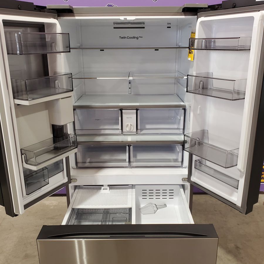 Samsung Bespoke 3-Door French Door Refrigerator (30 cu. ft.) with Beverage Center™ in Stainless Steel with Auto Fill Water Pitcher 251310SD903 - RF30BB6600QL - Scratch & Dent (Major)