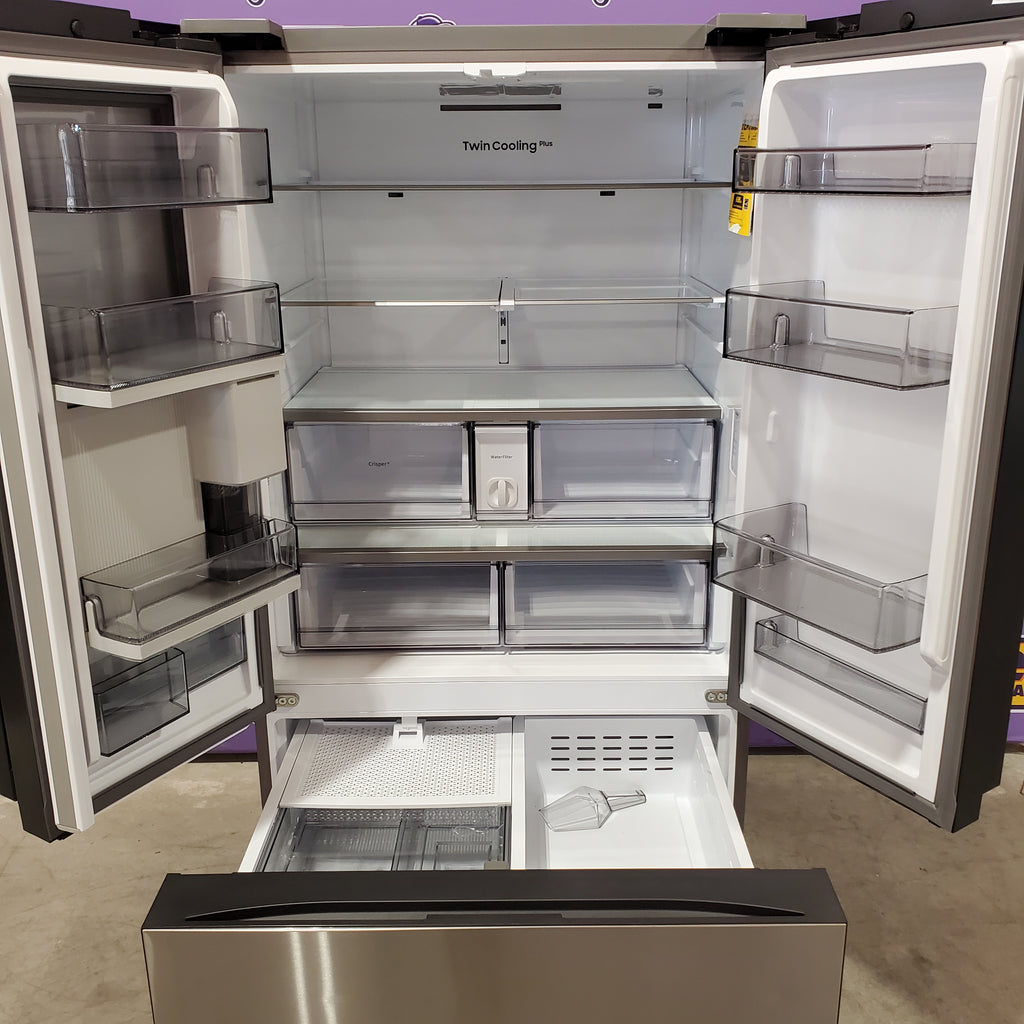 Pictures of Samsung Bespoke 3-Door French Door Refrigerator (30 cu. ft.) with Beverage Center™ in Stainless Steel with Auto Fill Water Pitcher 251310SD903 - RF30BB6600QL - Scratch & Dent (Major) - Neu Appliance Outlet - Discount Appliance Outlet in Austin, Tx