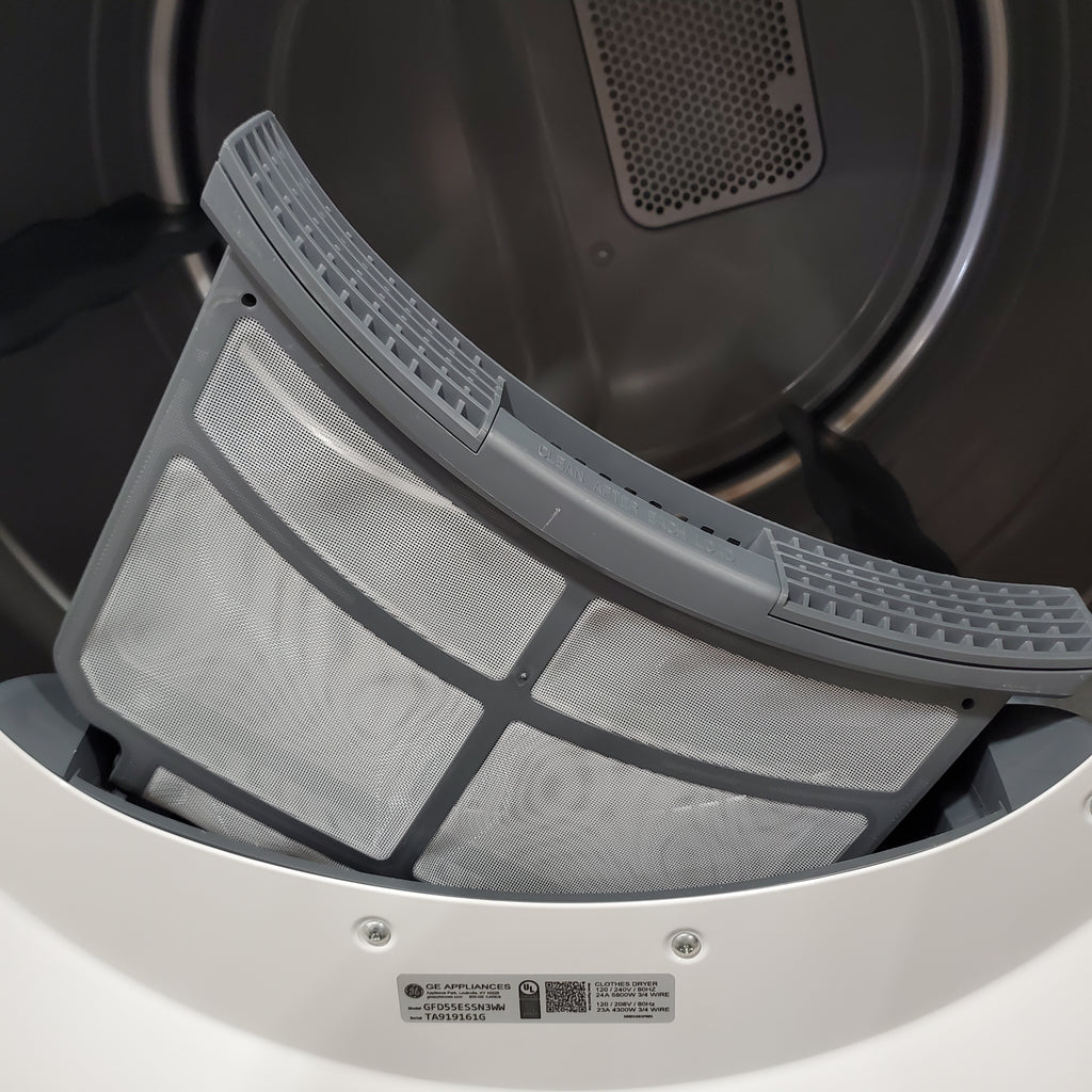 GE ENERGY STAR 7.8 cu. ft. Smart Frontload Electric Dryer with Sensor Dry 22131SD85 - GFD55ESSNWW - Scratch & Dent (Minor)