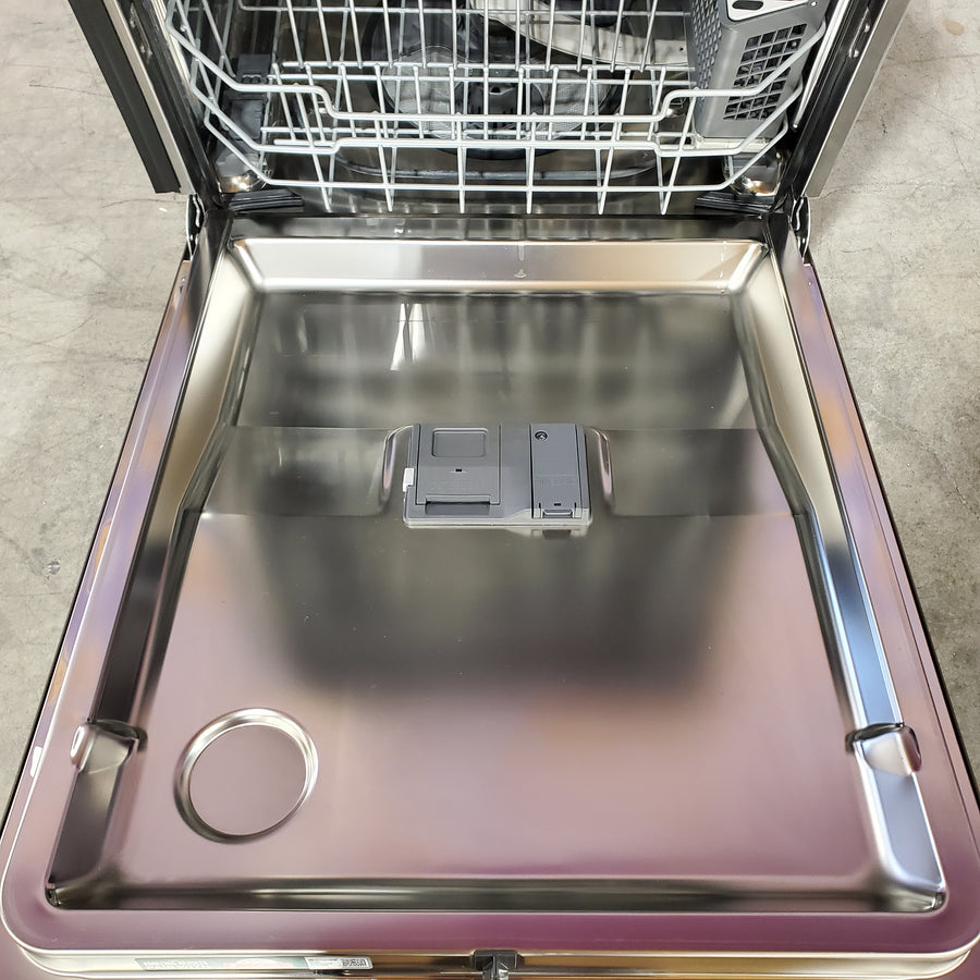 GE® ENERGY STAR® Top Control with Stainless Steel Interior Dishwasher with Sanitize Cycle 25138SD765 - GDT670SMVES - Open Box
