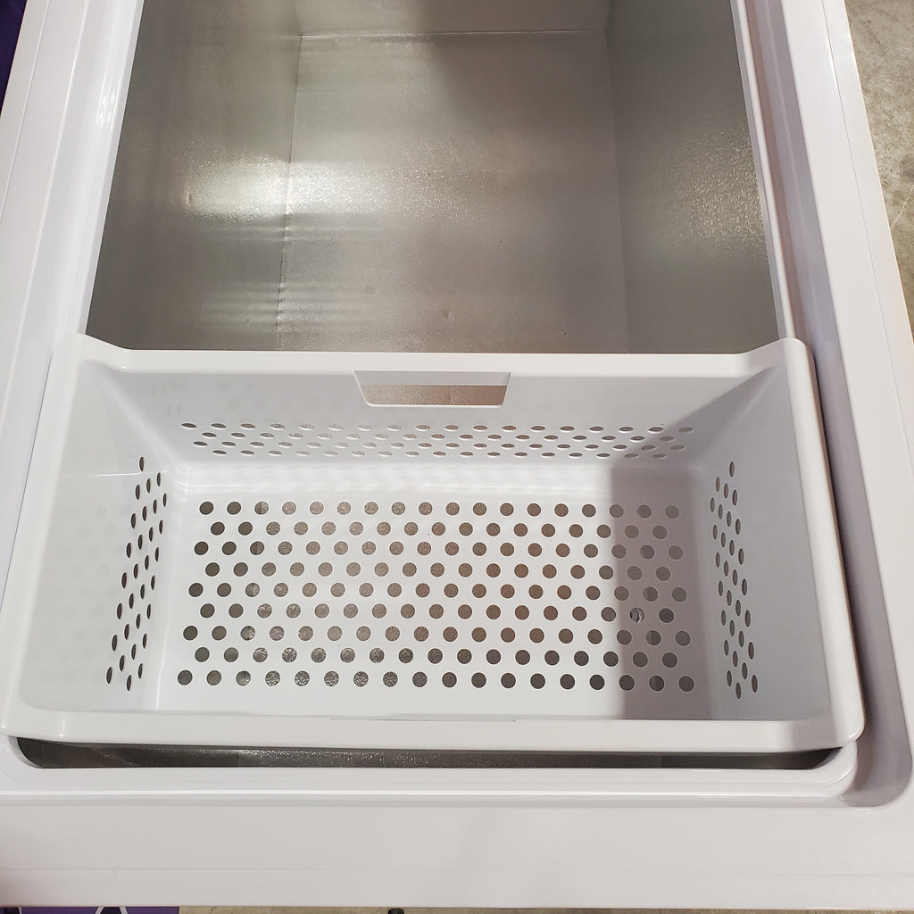 Pictures of Hisense Garage Ready 17.7 cu. ft. Convertible Chest Freezer/Refrigerator 30133SD108 - CFC177M6AWD - Scratch & Dent (Minor) - Neu Appliance Outlet - Discount Appliance Outlet in Austin, Tx