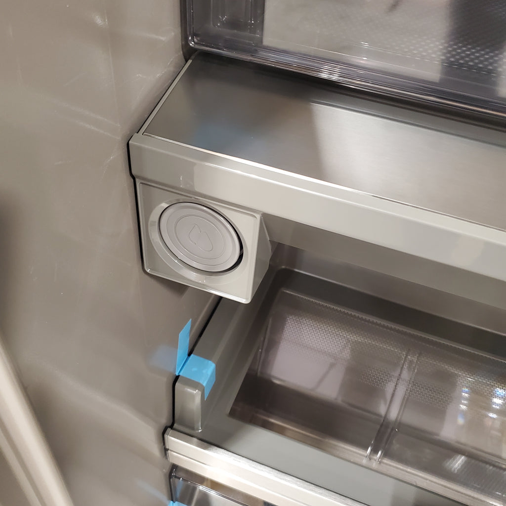 Pictures of Electrolux 19 Cu. Ft. Single-Door Refrigerator EI33AR80WS - Open Box and Electrolux 19 Cu. Ft. Single-Door Freezer EI33AF80WS - Open Box - Neu Appliance Outlet - Discount Appliance Outlet in Austin, Tx