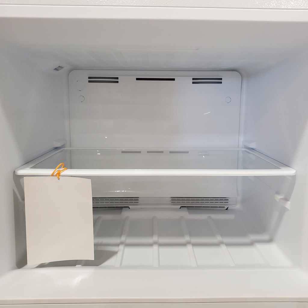 Pictures of Vissani 18.1 cu. ft. Top Freezer Refrigerator with Adjustable Glass Shelving in White, Garage Ready 25139SD786 - MDTF18WHR5 - Scratch & Dent (Moderate) - Neu Appliance Outlet - Discount Appliance Outlet in Austin, Tx