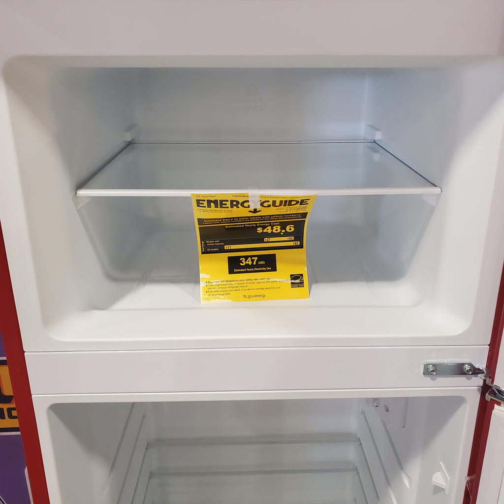 Galanz 22 in. 7.6 cu. ft. Retro Top Freezer Refrigerator, Hot Rod Red, Energy Star 25132SD363 - GLRF76TMRDER2 - Scratch & Dent (Minor)