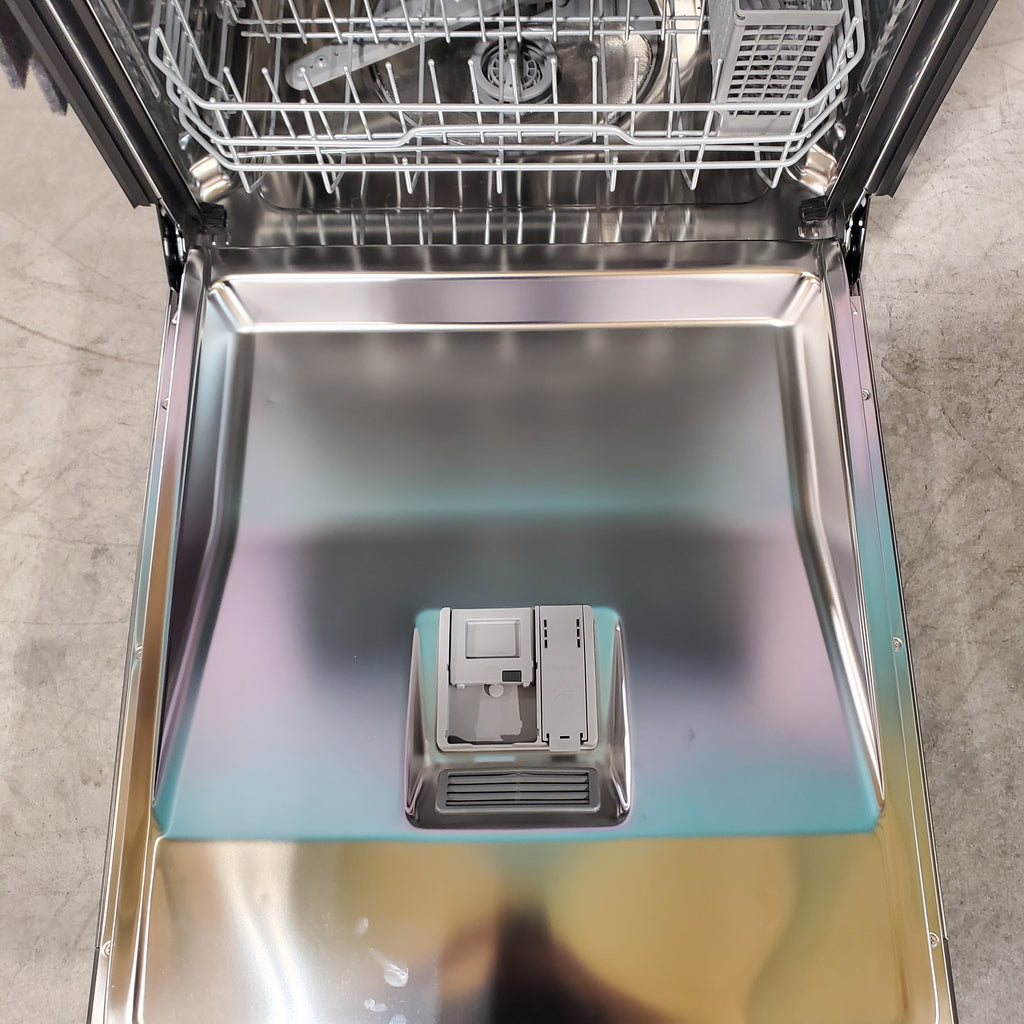 LG Front Control Dishwasher with LoDecibel Operation and Dynamic Dry™ LDFC2423V - Scratch & Dent (Minor)