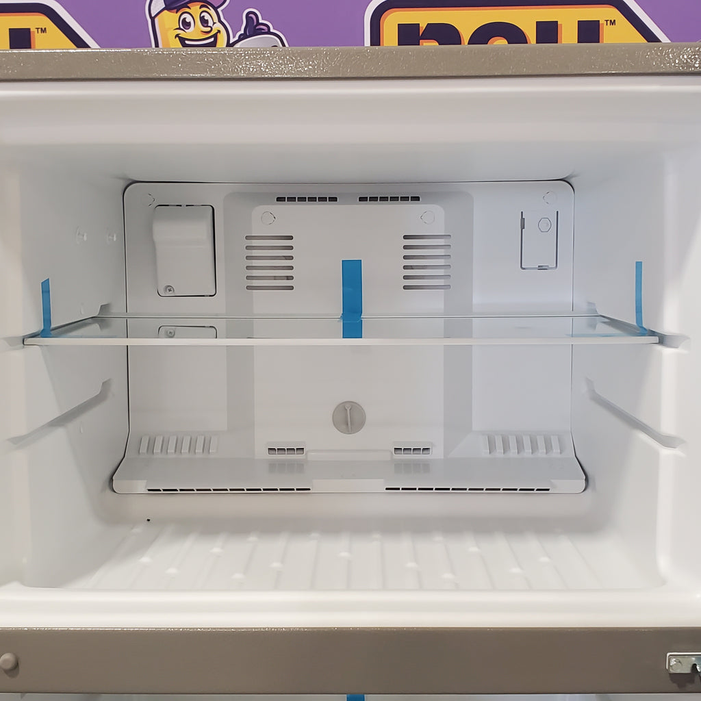 Pictures of Whirlpool 18 Cu. Ft. 28-inch Wide Refrigerator in Stainless Steel WRT518SZFM - Scratch & Dent (Minor) - Neu Appliance Outlet - Discount Appliance Outlet in Austin, Tx