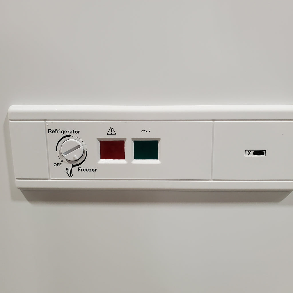 Pictures of Maytag 16 cu. ft. Chest Freezer in White 30132SD101 - MZC5216LW - Scratch & Dent (Minor) - Neu Appliance Outlet - Discount Appliance Outlet in Austin, Tx