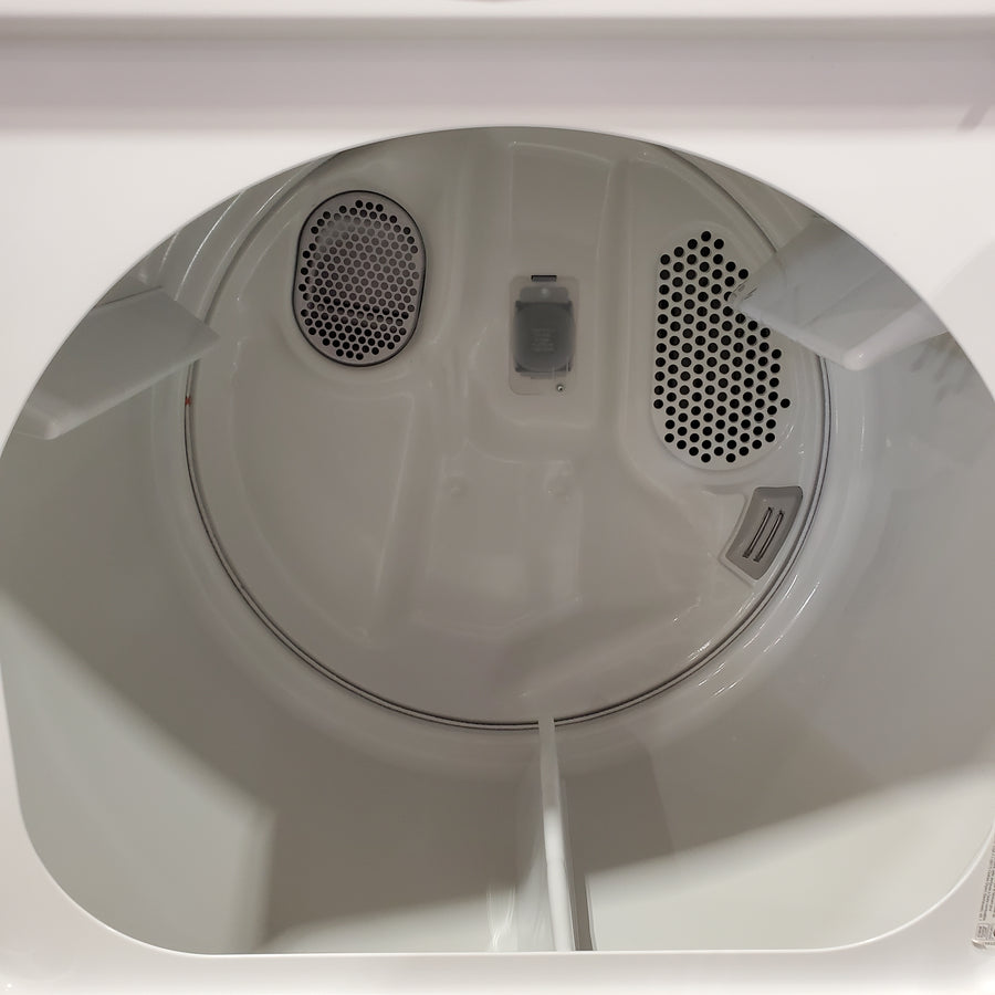 Maytag Top Load 4.8 cu ft Washer with Deep Fill and Slow-Close Glass Lid MVW6200KW - Scratch & Dent (Minor) and Maytag 7.0 cu. ft Top Load Gas Dryer with Moisture Sensing 16198 - MGD6200KW - Scratch and Dent (Minor)