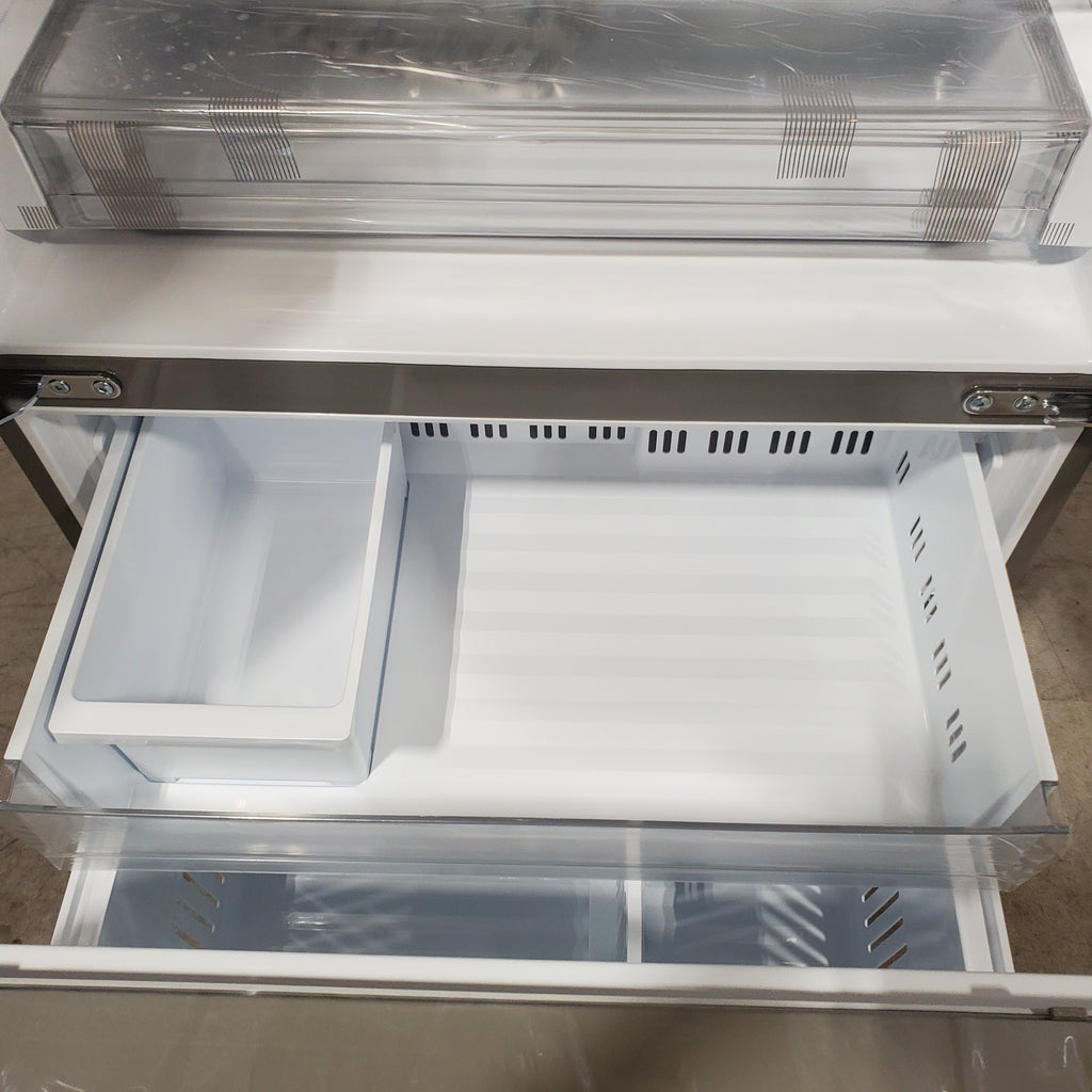 Pictures of LG 27 cu. ft. Smart Counter-Depth MAX™ French Door Refrigerator with Linear Cooling™ and Internal Water Dispenser 21SD003 - LRFLC2706S - Open Box - Neu Appliance Outlet - Discount Appliance Outlet in Austin, Tx