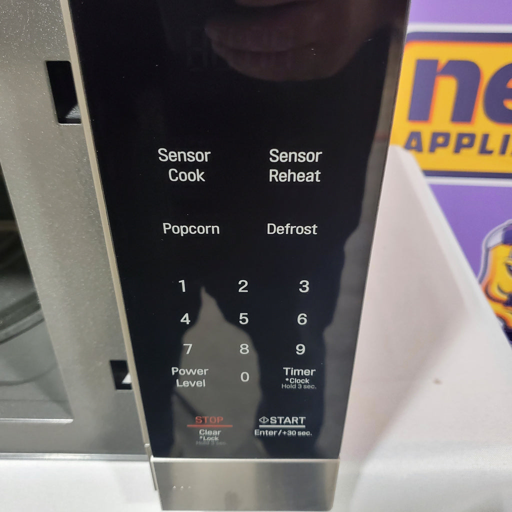 LG 2.0 cu. ft. NeoChef™ Countertop Microwave with Smart Inverter and EasyClean® 17SD212 - LMC2075ST - Scratch & Dent (Minor)