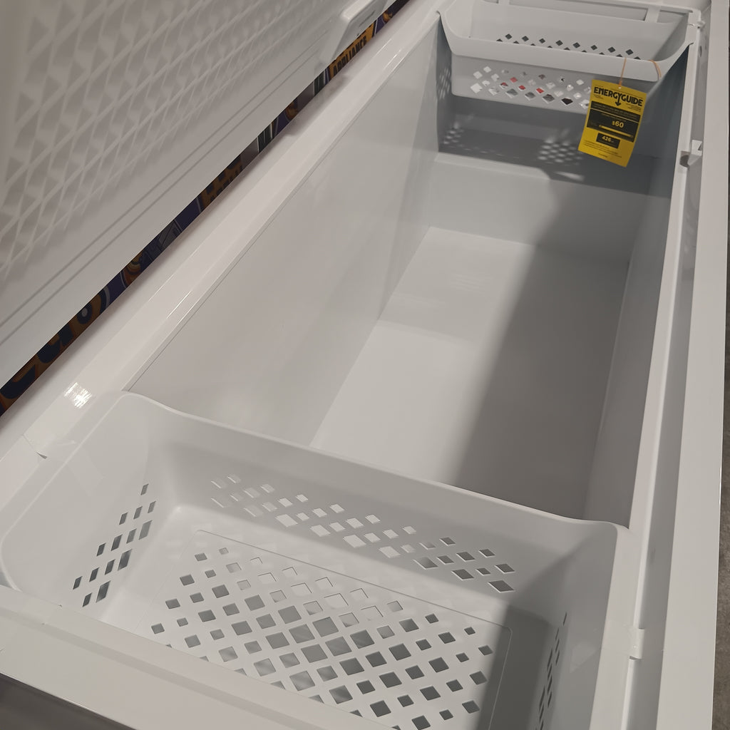 Pictures of Frigidaire 25 Cu. Ft. Garage Ready Chest Freezer with LED Light and Adjustable Temperature Control 20331SD291 - FFCL2542AW - Scratch & Dent (Major) - Neu Appliance Outlet - Discount Appliance Outlet in Austin, Tx