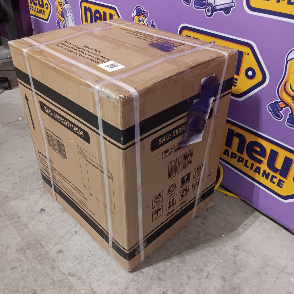 COWSAR 1.8-cu ft Garage Ready Chest Freezer in Black 251310SD913 - LSD58CF50B - New in Box