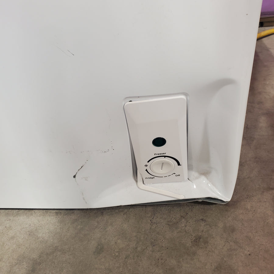 Hotpoint 4.9-cu ft Chest Freezer Convertible to Refrigerator in White HCM5QWWW - Scratch & Dent (Major)