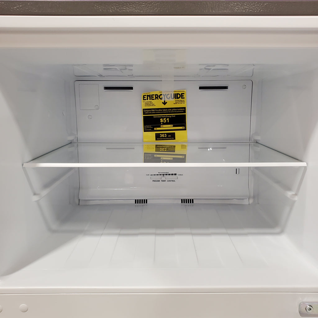 Vissani 18 cf Top Freezer Refrigerator-Stainless Look-E*Star-Garage Ready 25139SD775 - VRT180P3AVE - Scratch & Dent (Moderate)