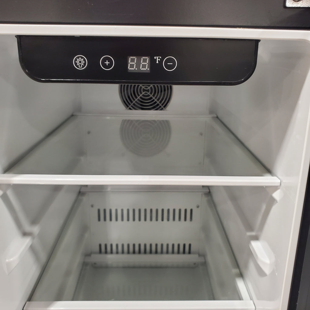 Pictures of SIMZLIFE 130-Can Single Zone Beverage Fridge 15 in. Built-in Design in Stainless Steel 25SA270 - RU-03 - Scratch & Dent (Minor) - Neu Appliance Outlet - Discount Appliance Outlet in Austin, Tx
